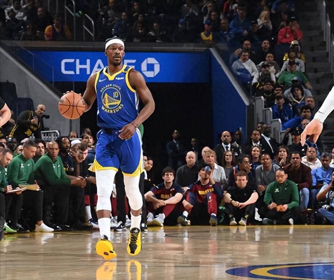 开云足球-险胜引发热议！，Ming在雄鹿比赛中爆冷气势如虹延续的简单介绍