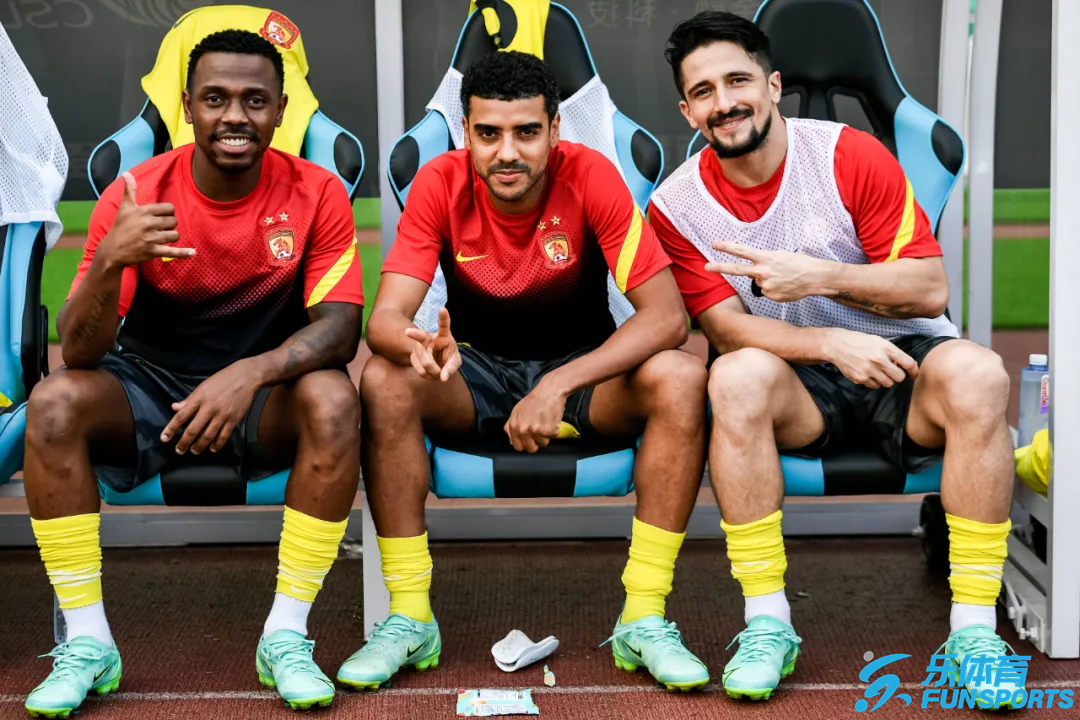 开云足球-葡超赛程吃紧，托特纳姆赛前刷新队史纪录，引发热议，年轻球员得到机会的简单介绍